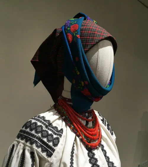Ukrainian 100-year-old male and female headdresses