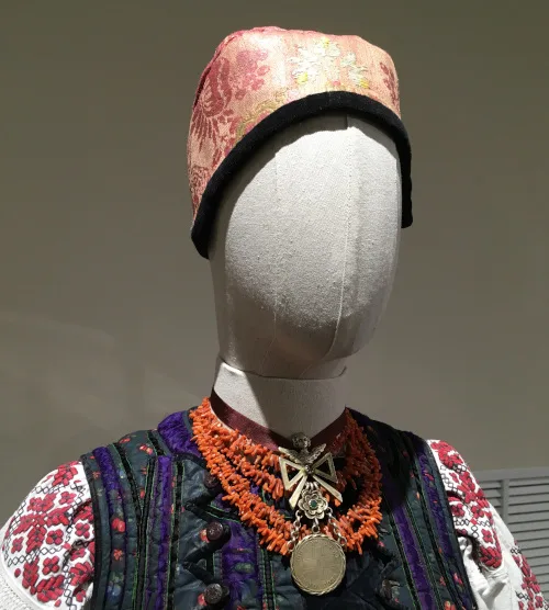 Ukrainian 100-year-old male and female headdresses