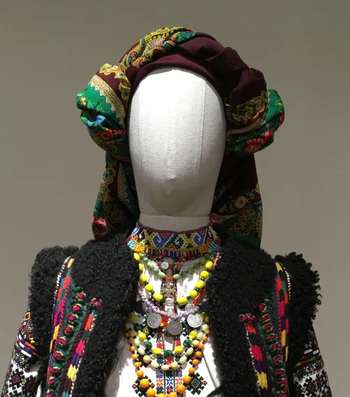 Ukrainian 100-year-old male and female headdresses