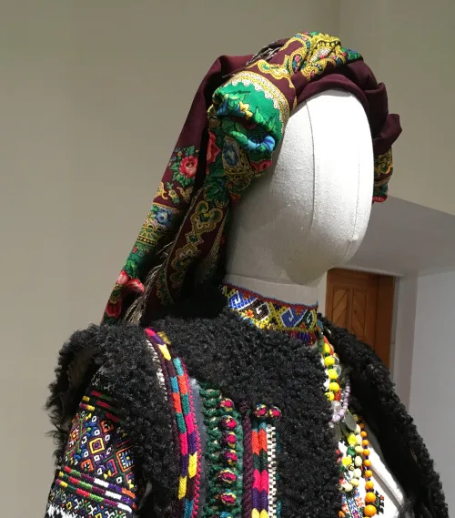 Ukrainian 100-year-old male and female headdresses