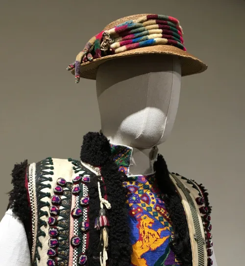 Ukrainian 100-year-old male and female headdresses