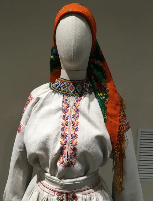 Ukrainian 100-year-old male and female headdresses