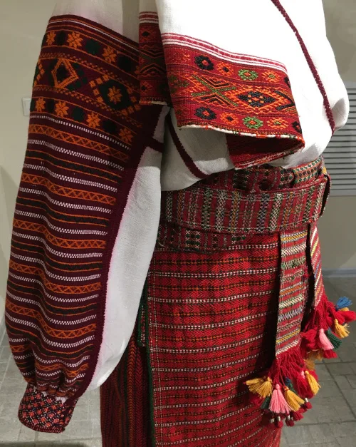 Ukrainian vintage traditional belts and sashes. Pom-pons, woven patterns, prints, embroidery – artisans were so inventive!
